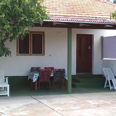 House " Bond " Villa Tisno Ngoại thất bức ảnh