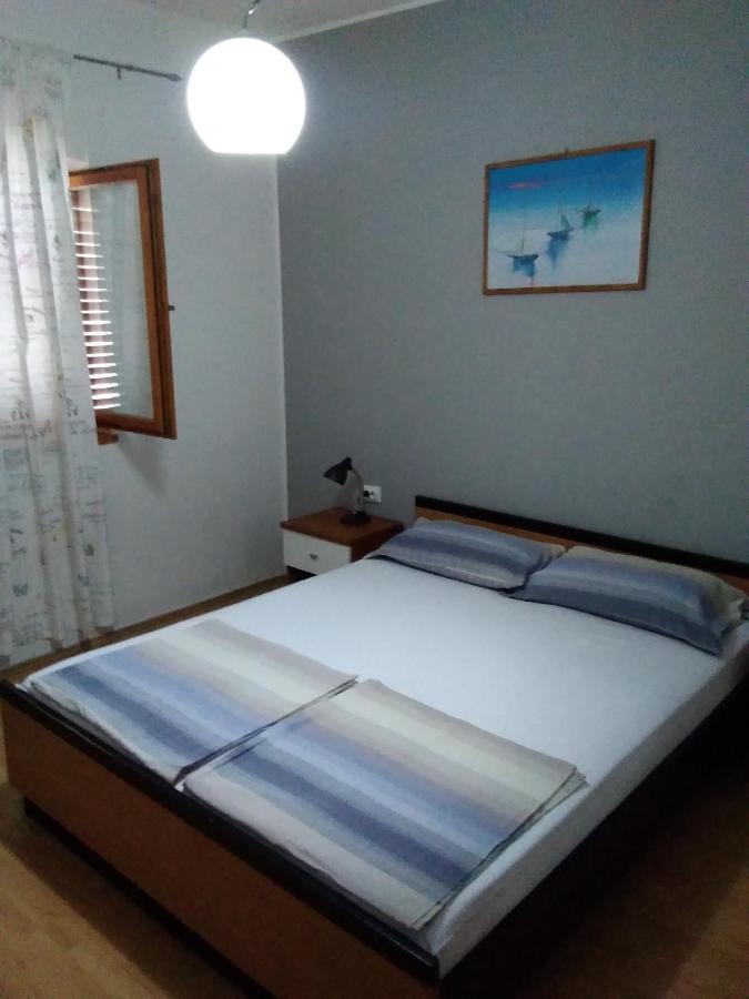House " Bond " Villa Tisno Ngoại thất bức ảnh